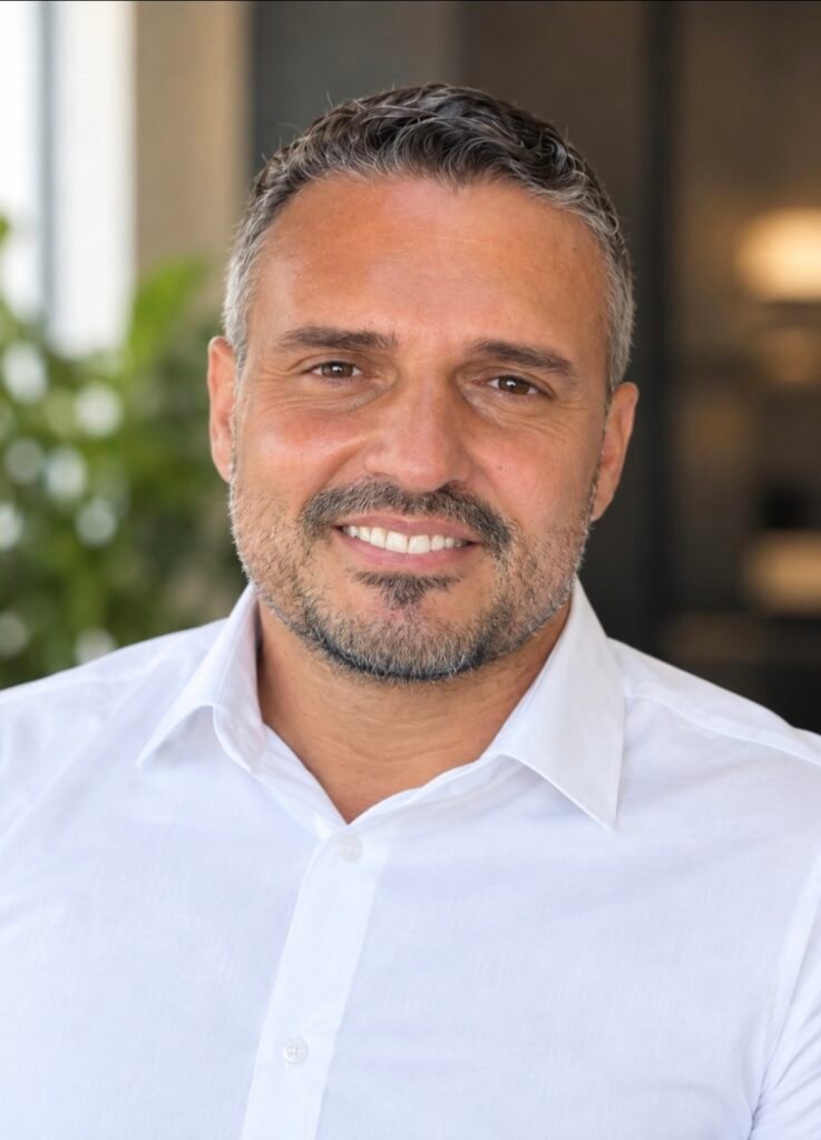 Prof. Ms. Edson Cardoso, que conduz a Imersão Liderança que Conecta